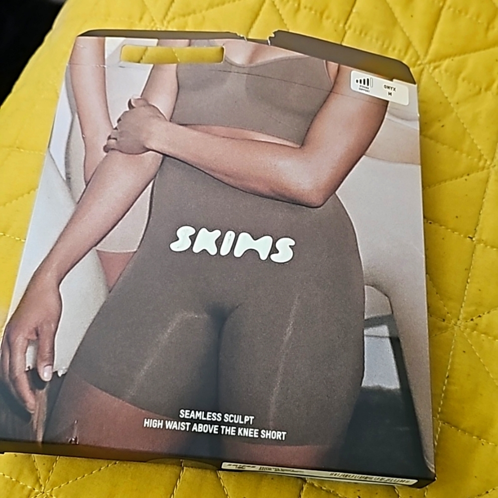 Skims seamless sculpt shorts